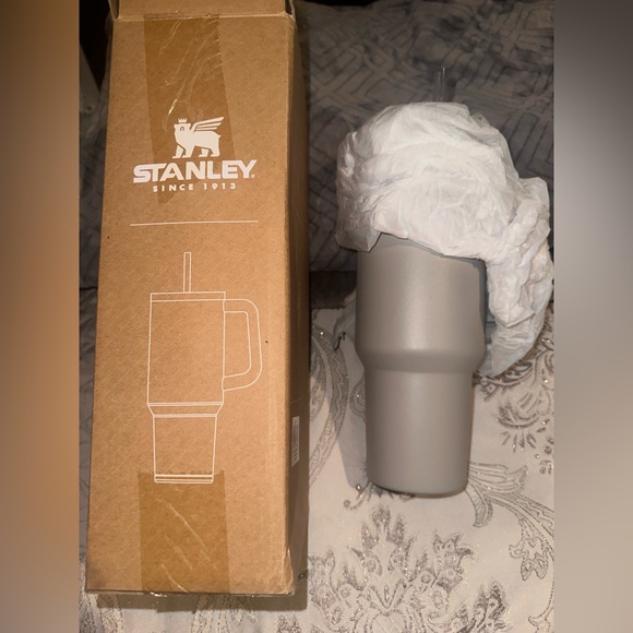 Stanley 40 OZ Travel Tumbler in Ash Color - Picture 3 of 8